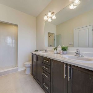 1-hinkson-street-whitby-E5758335-17