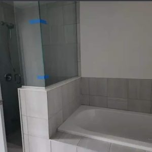 1000016381